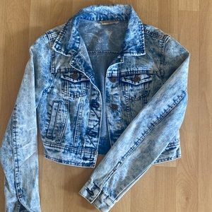 Denim cropped jacket acid washed!